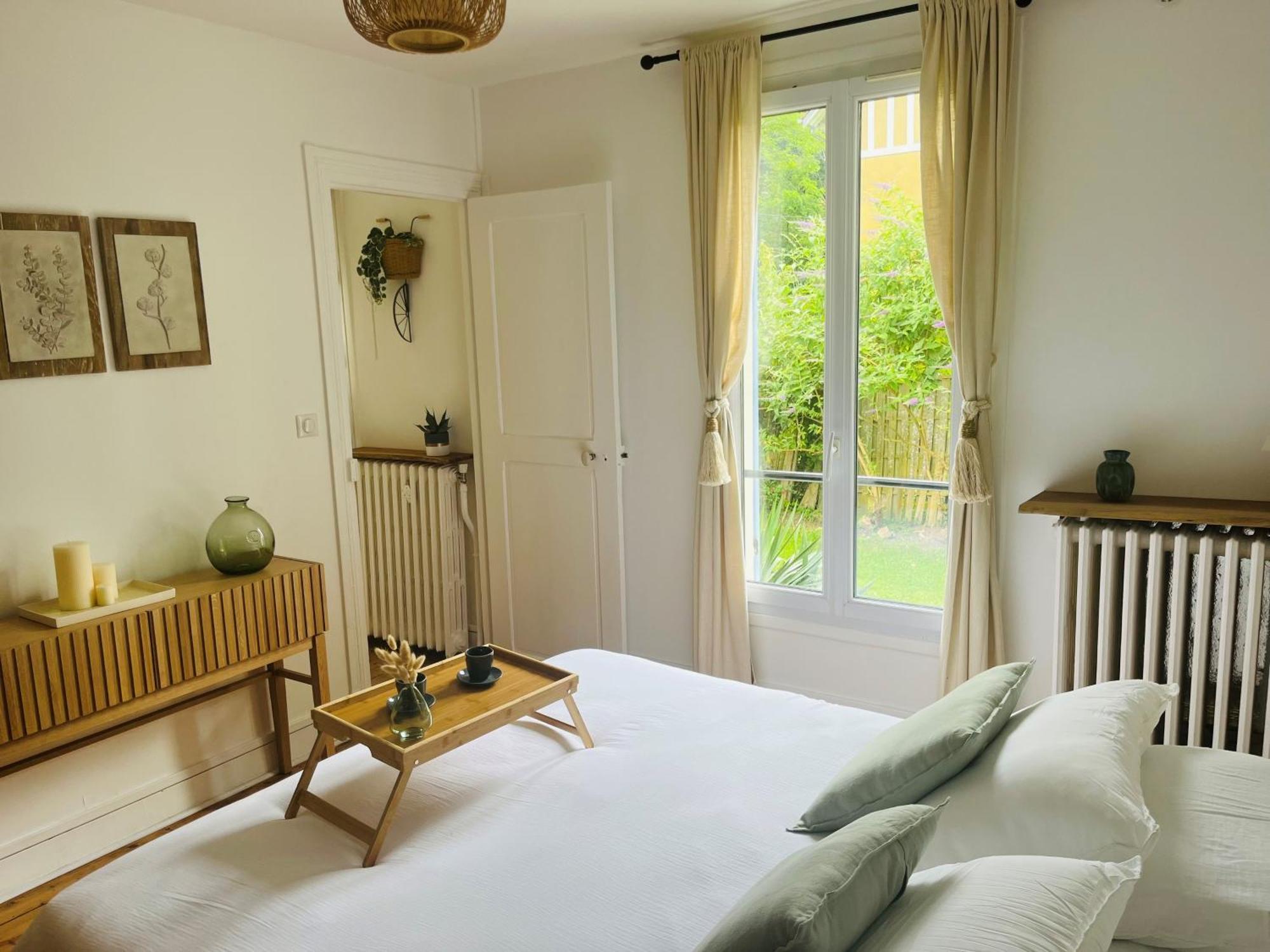Les Volets Bleus Villa Parmain Ngoại thất bức ảnh