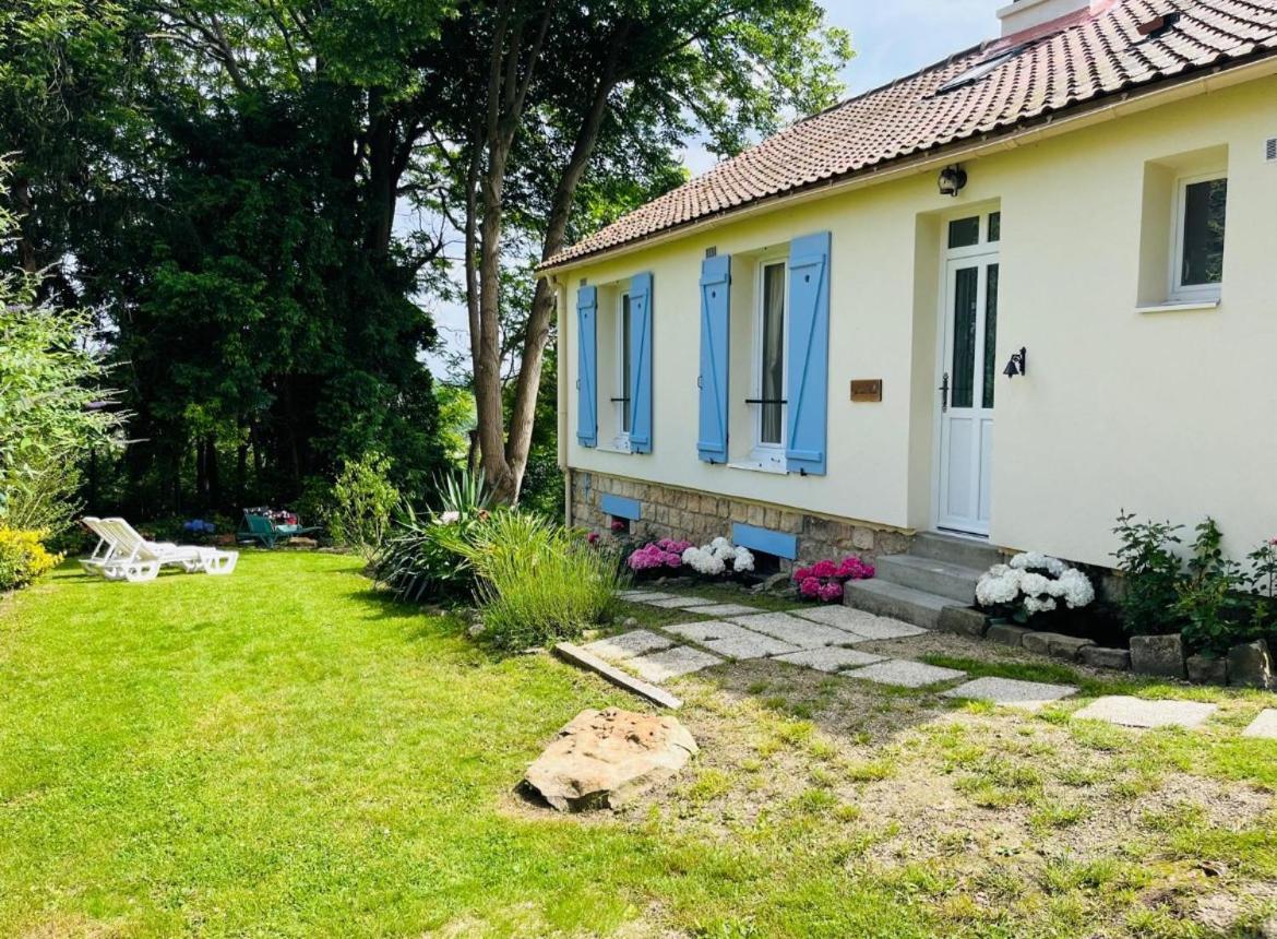 Les Volets Bleus Villa Parmain Ngoại thất bức ảnh